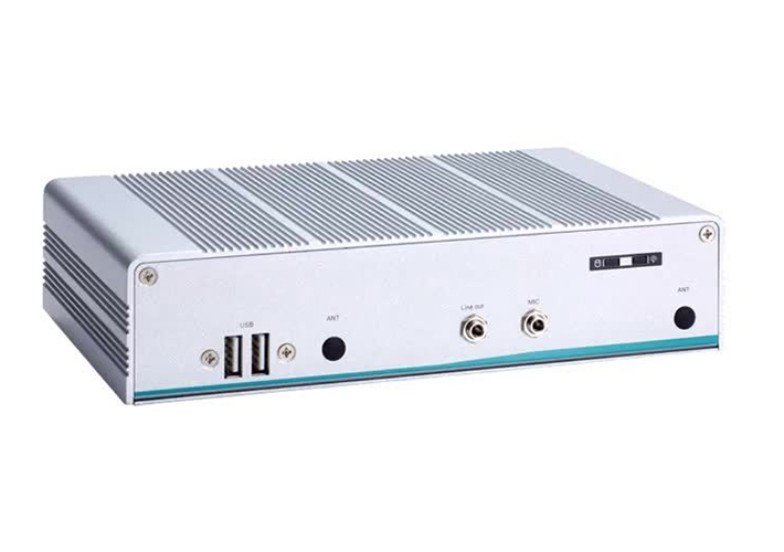 Foto Ordenador industrial eBOX626-311-FL sin ventilador para centros de producción inteligentes.
